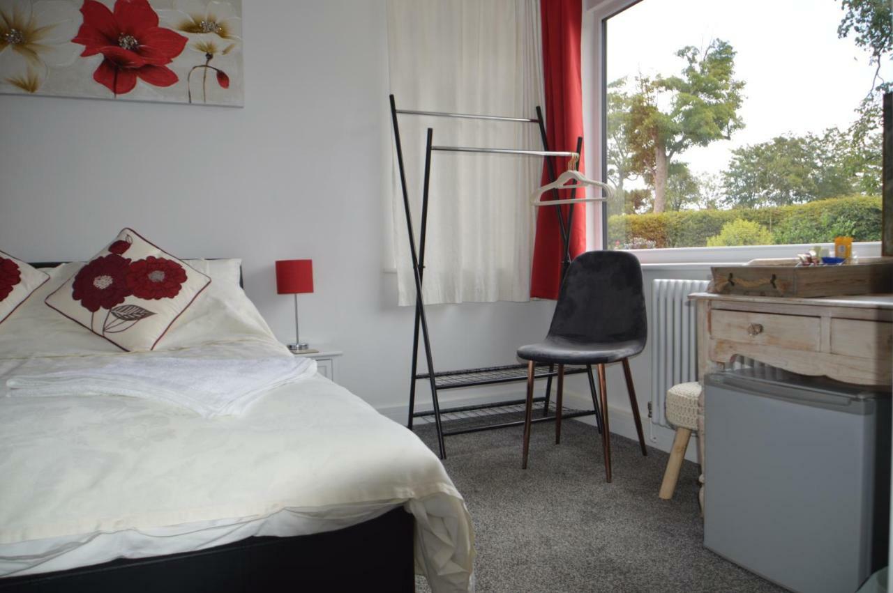 Hôtel Tarras à Little Hadham Extérieur photo